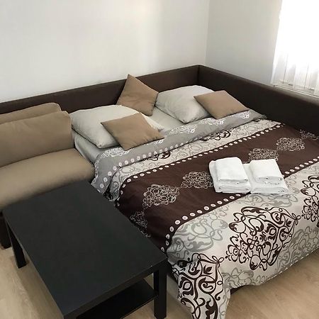 Gil Apartments, Квартира Студия В Самом Центре Пл Петефи Uschhorod Exterior foto