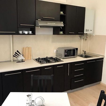 Gil Apartments, Квартира Студия В Самом Центре Пл Петефи Uschhorod Exterior foto
