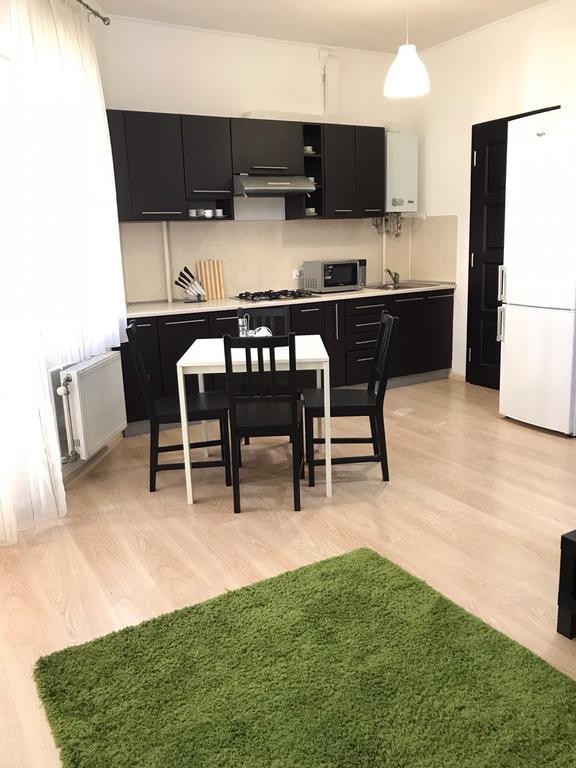 Gil Apartments, Квартира Студия В Самом Центре Пл Петефи Uschhorod Exterior foto